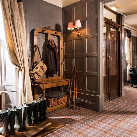 Balmoral Arms Hotel Ballater Ngoại thất bức ảnh