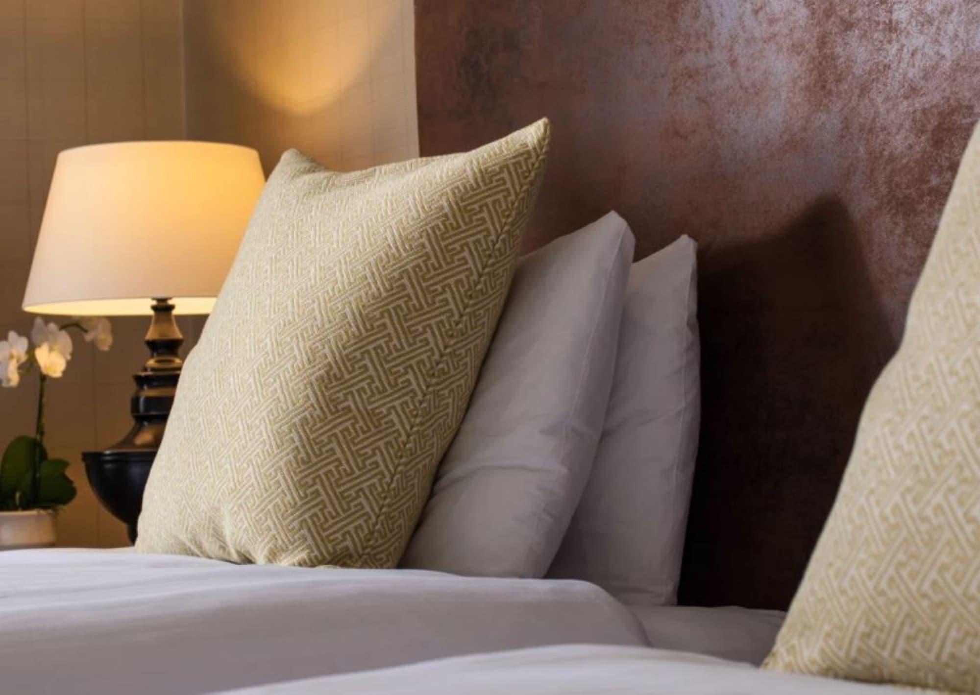 Balmoral Arms Hotel Ballater Ngoại thất bức ảnh