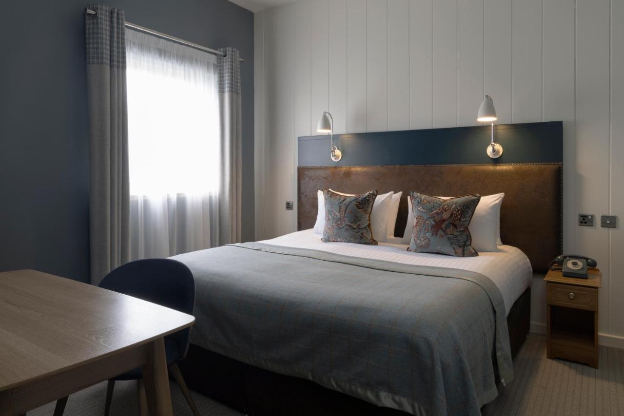 Balmoral Arms Hotel Ballater Ngoại thất bức ảnh