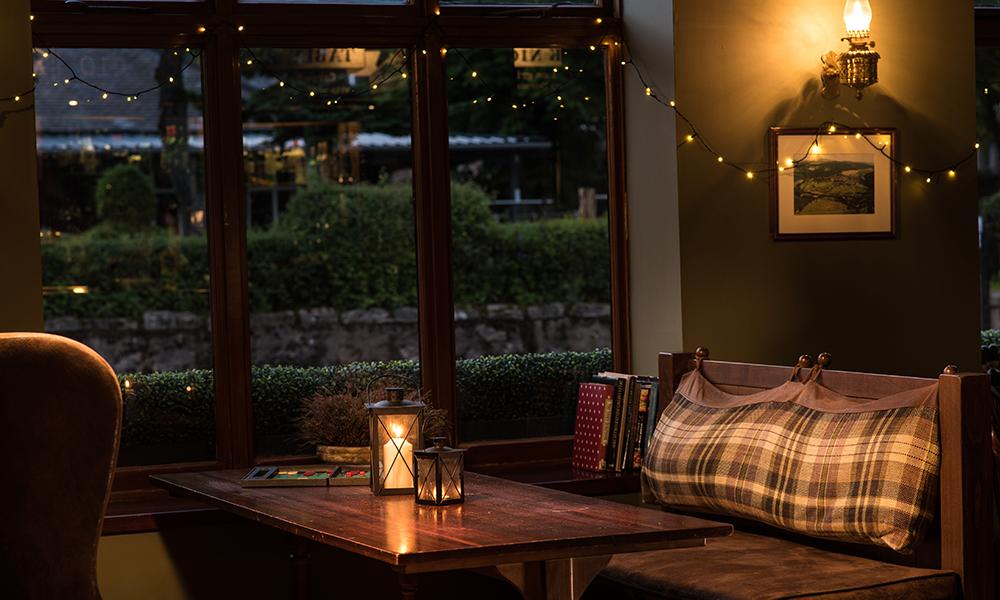 Balmoral Arms Hotel Ballater Ngoại thất bức ảnh