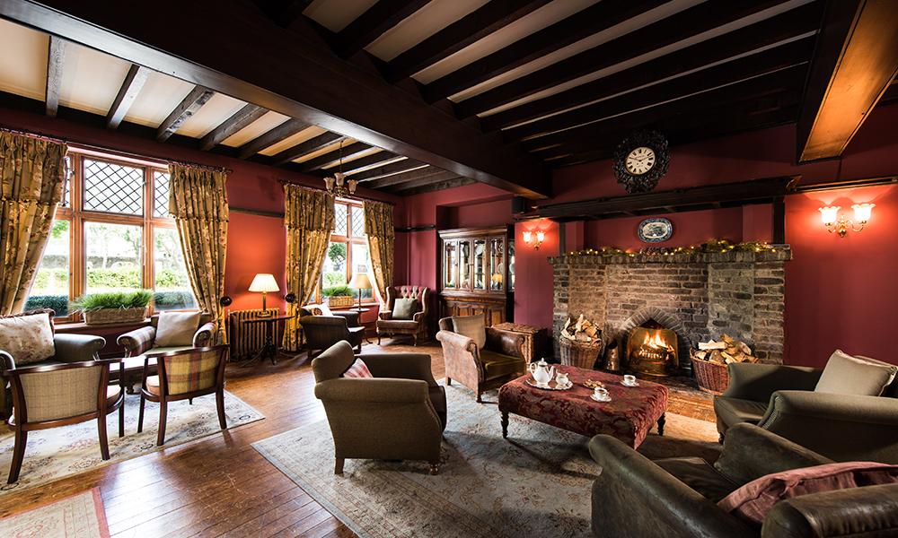 Balmoral Arms Hotel Ballater Ngoại thất bức ảnh