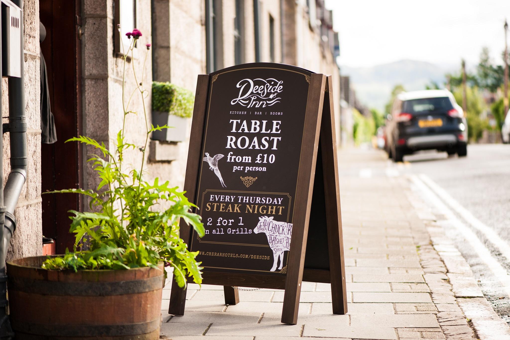 Balmoral Arms Hotel Ballater Ngoại thất bức ảnh