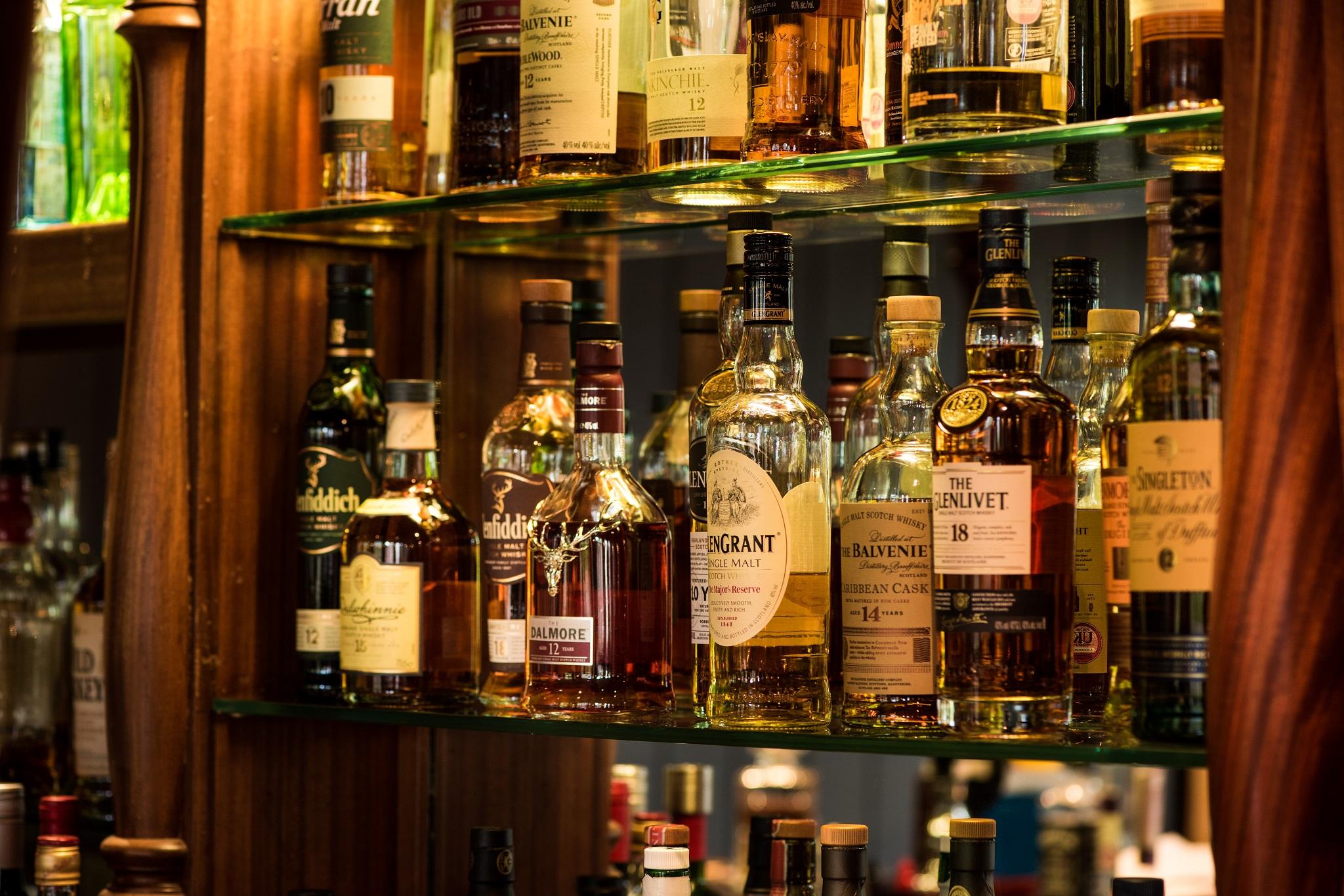Balmoral Arms Hotel Ballater Ngoại thất bức ảnh