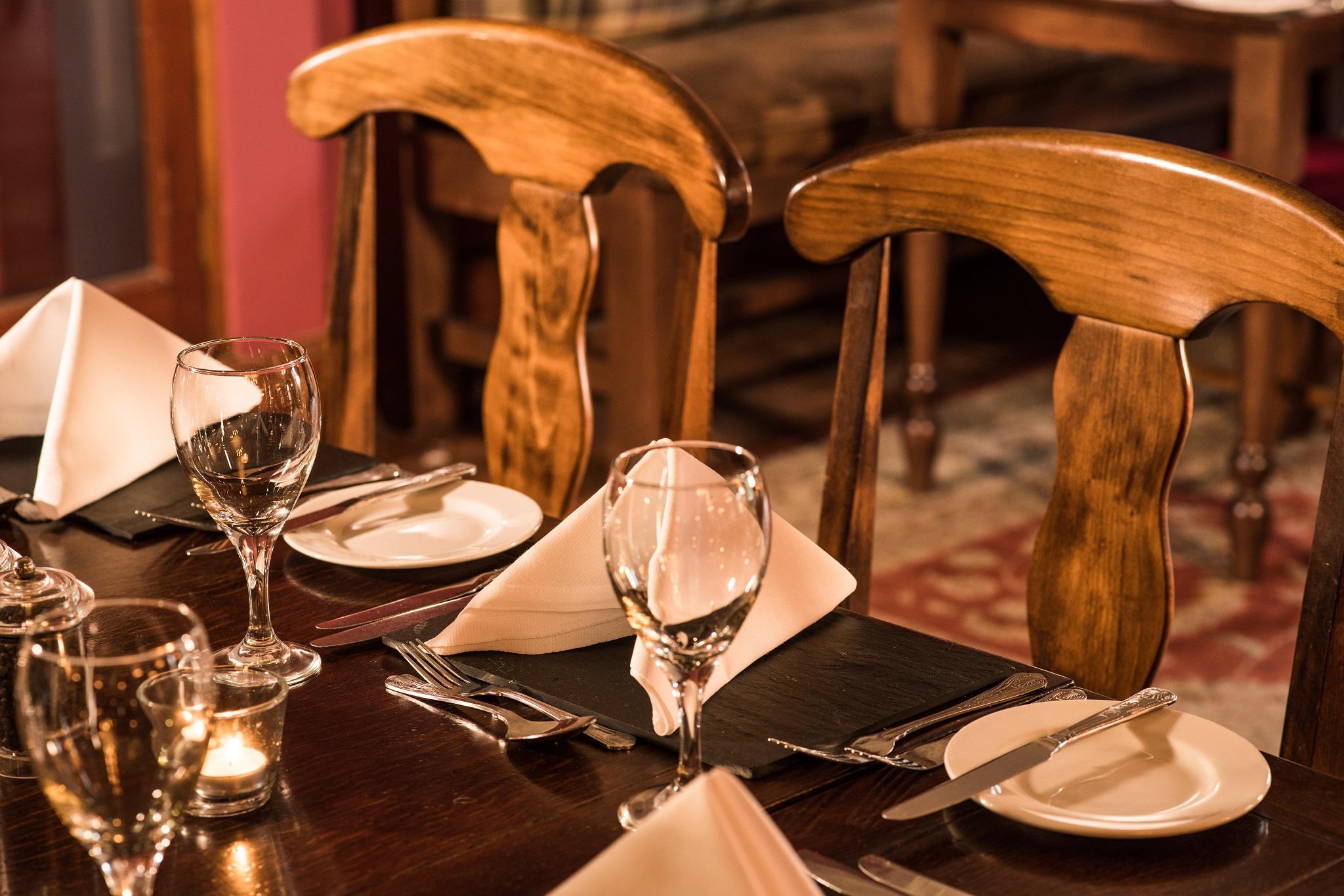 Balmoral Arms Hotel Ballater Ngoại thất bức ảnh