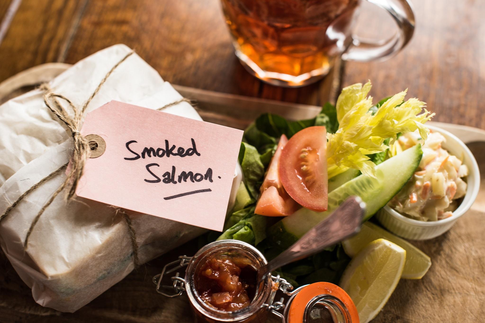 Balmoral Arms Hotel Ballater Ngoại thất bức ảnh