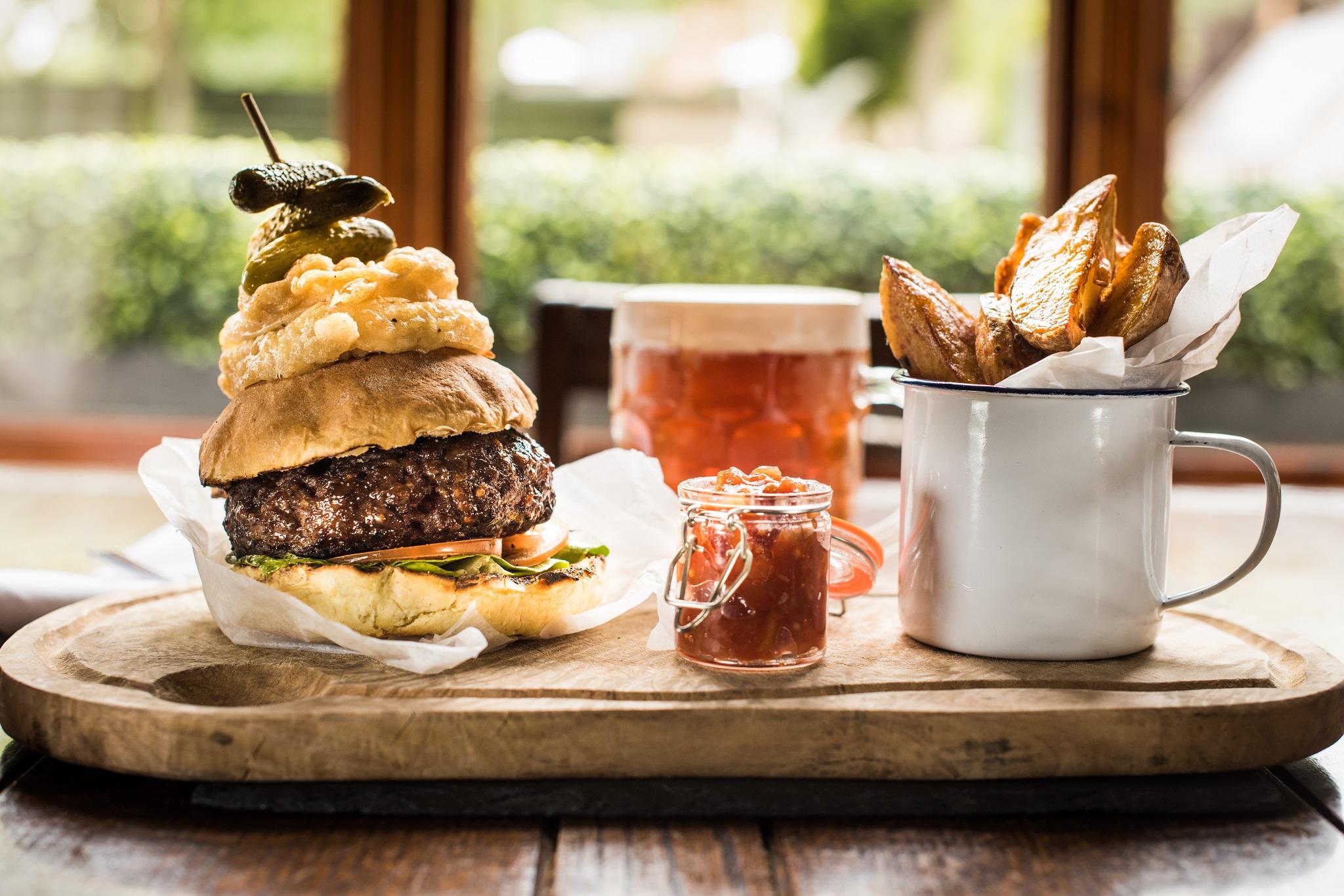 Balmoral Arms Hotel Ballater Ngoại thất bức ảnh