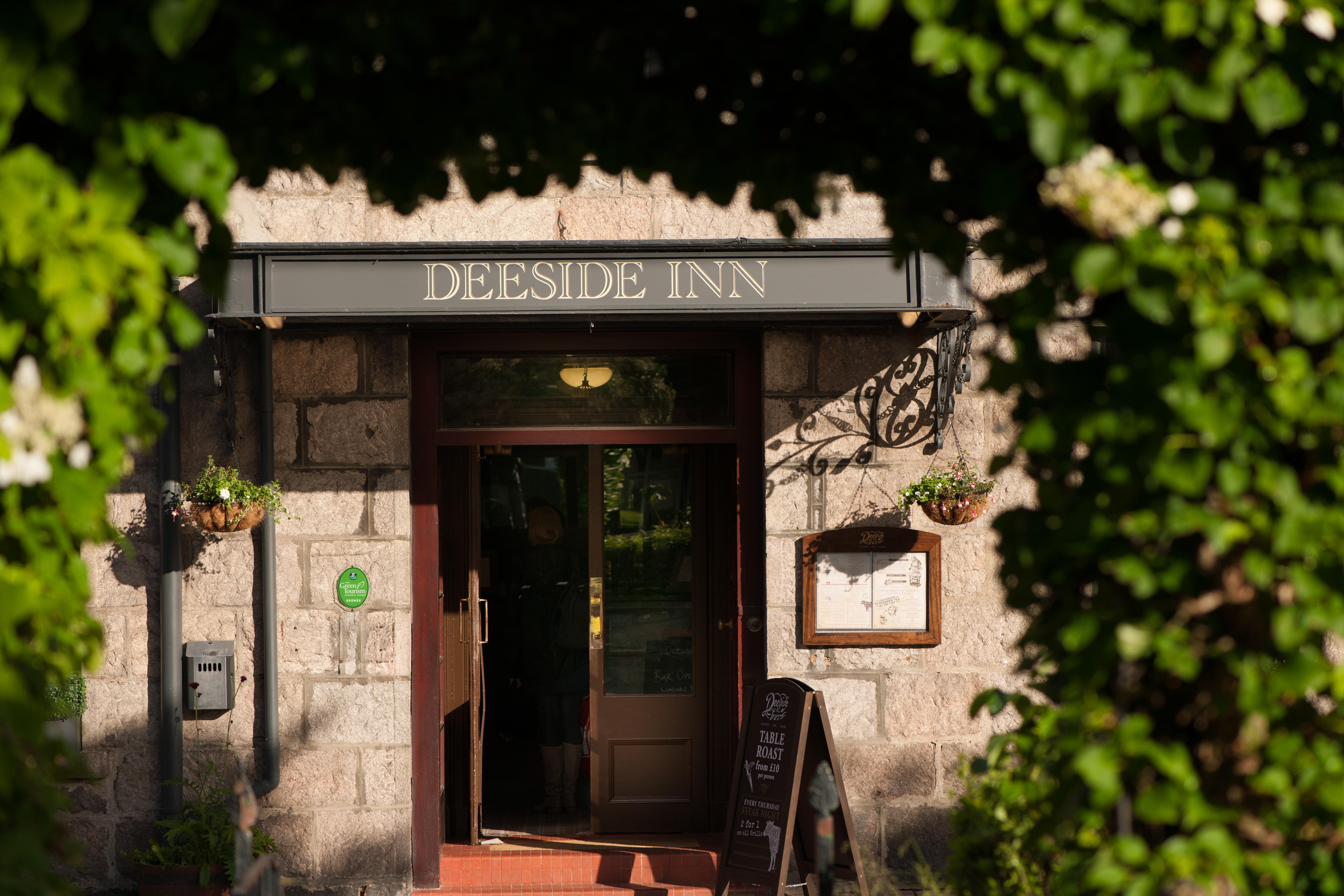 Balmoral Arms Hotel Ballater Ngoại thất bức ảnh