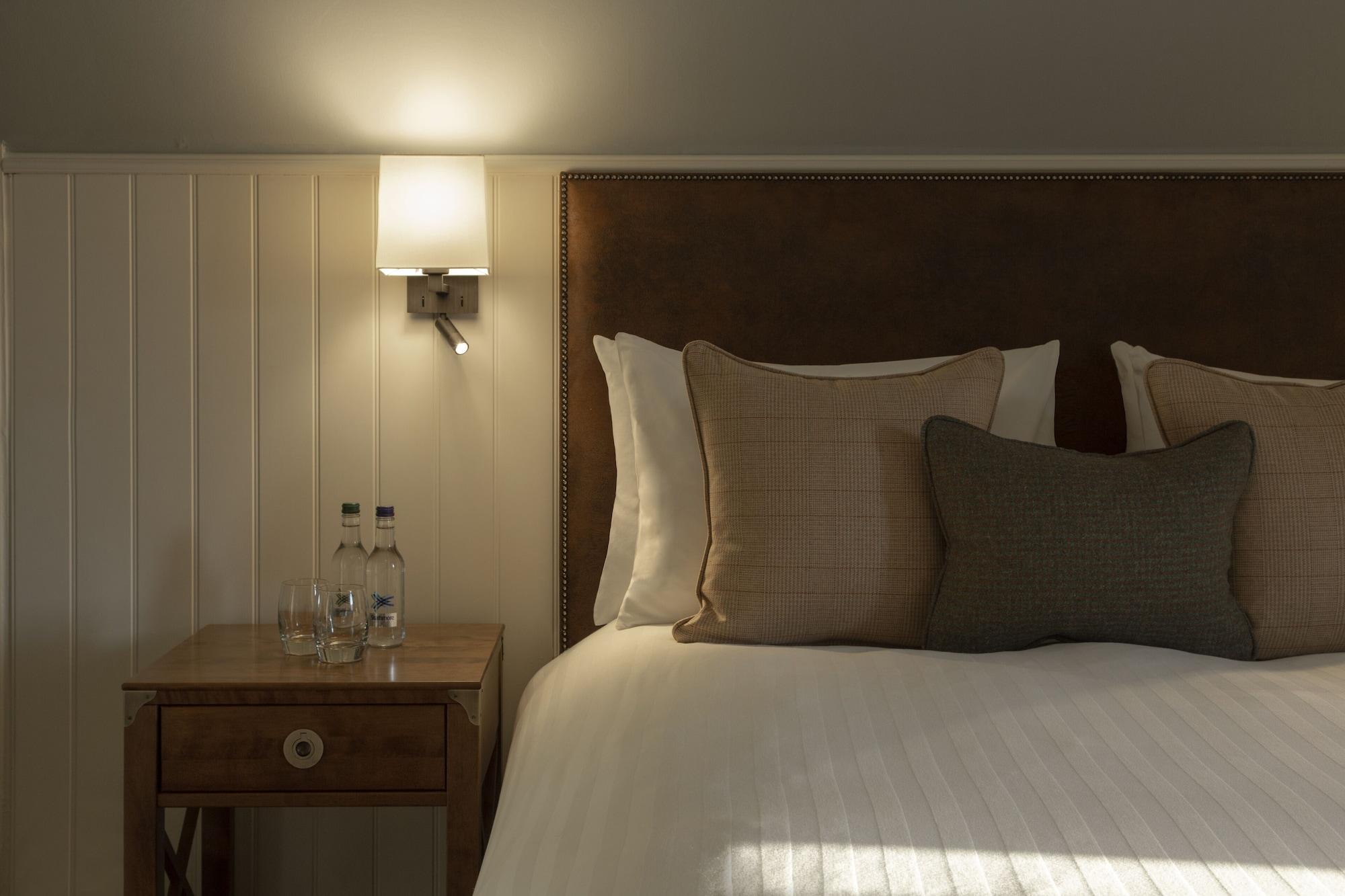Balmoral Arms Hotel Ballater Ngoại thất bức ảnh