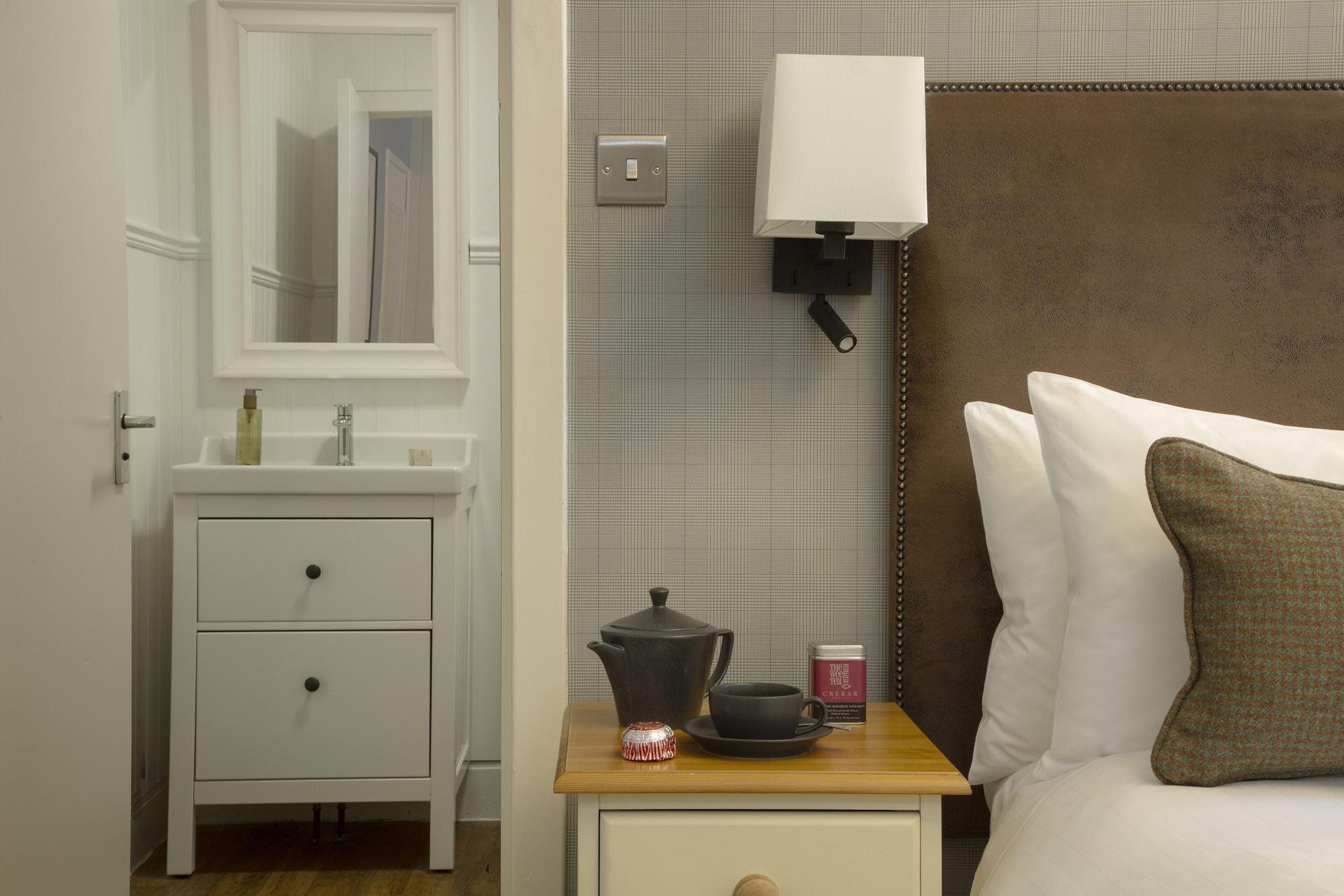 Balmoral Arms Hotel Ballater Ngoại thất bức ảnh