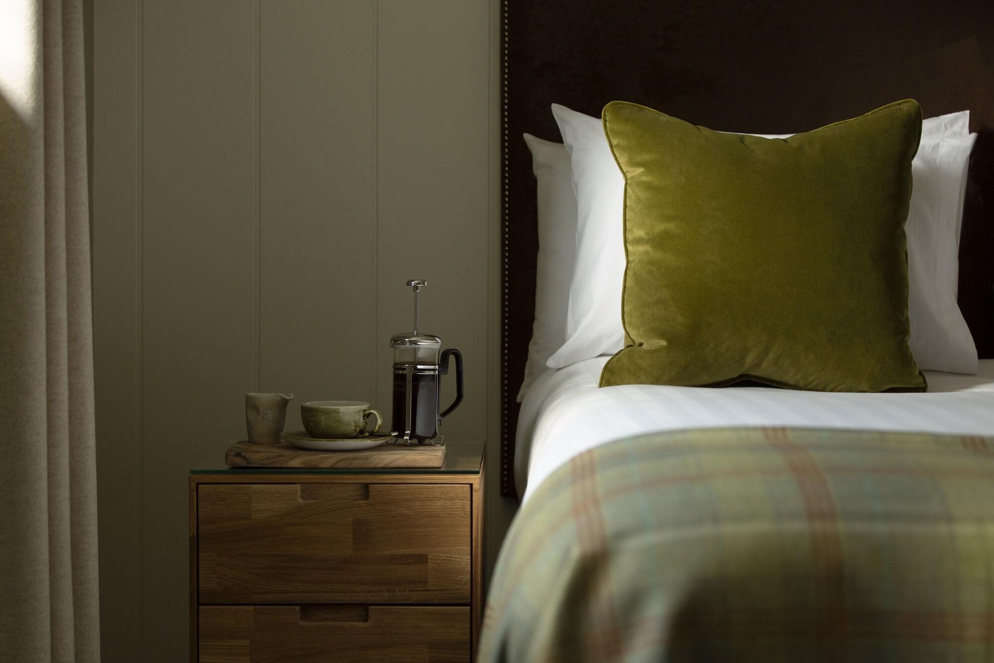 Balmoral Arms Hotel Ballater Ngoại thất bức ảnh