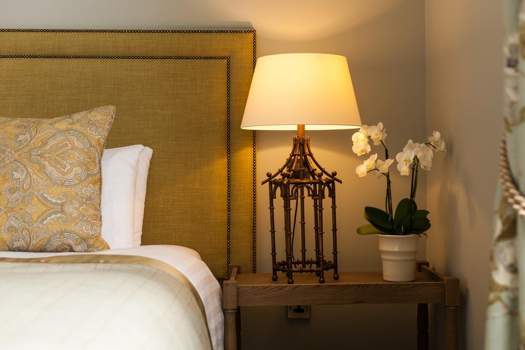 Balmoral Arms Hotel Ballater Ngoại thất bức ảnh