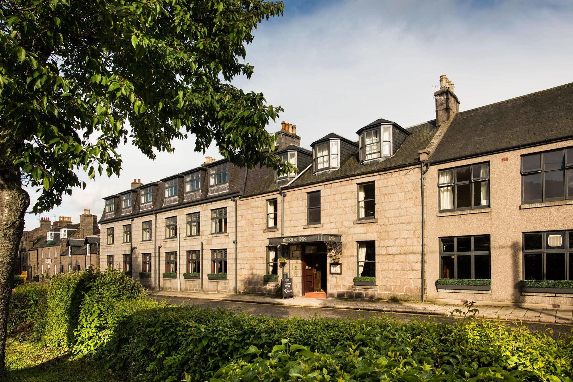 Balmoral Arms Hotel Ballater Ngoại thất bức ảnh